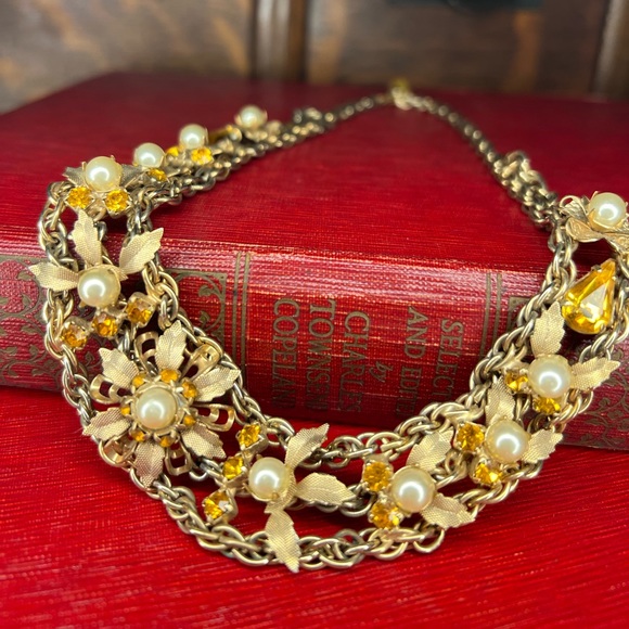 3/$30 Vintage Faux Pearl & Rhinestone Necklace - Picture 5 of 5